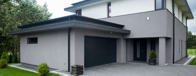 Moderne woning met een grijze buitengevel in betonlook